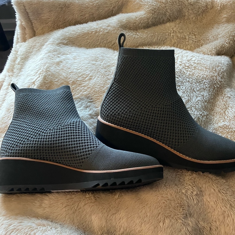 Eileen Fisher London knit wedge bootie in Graphite size 8 - NIB - Picture 2 of 10